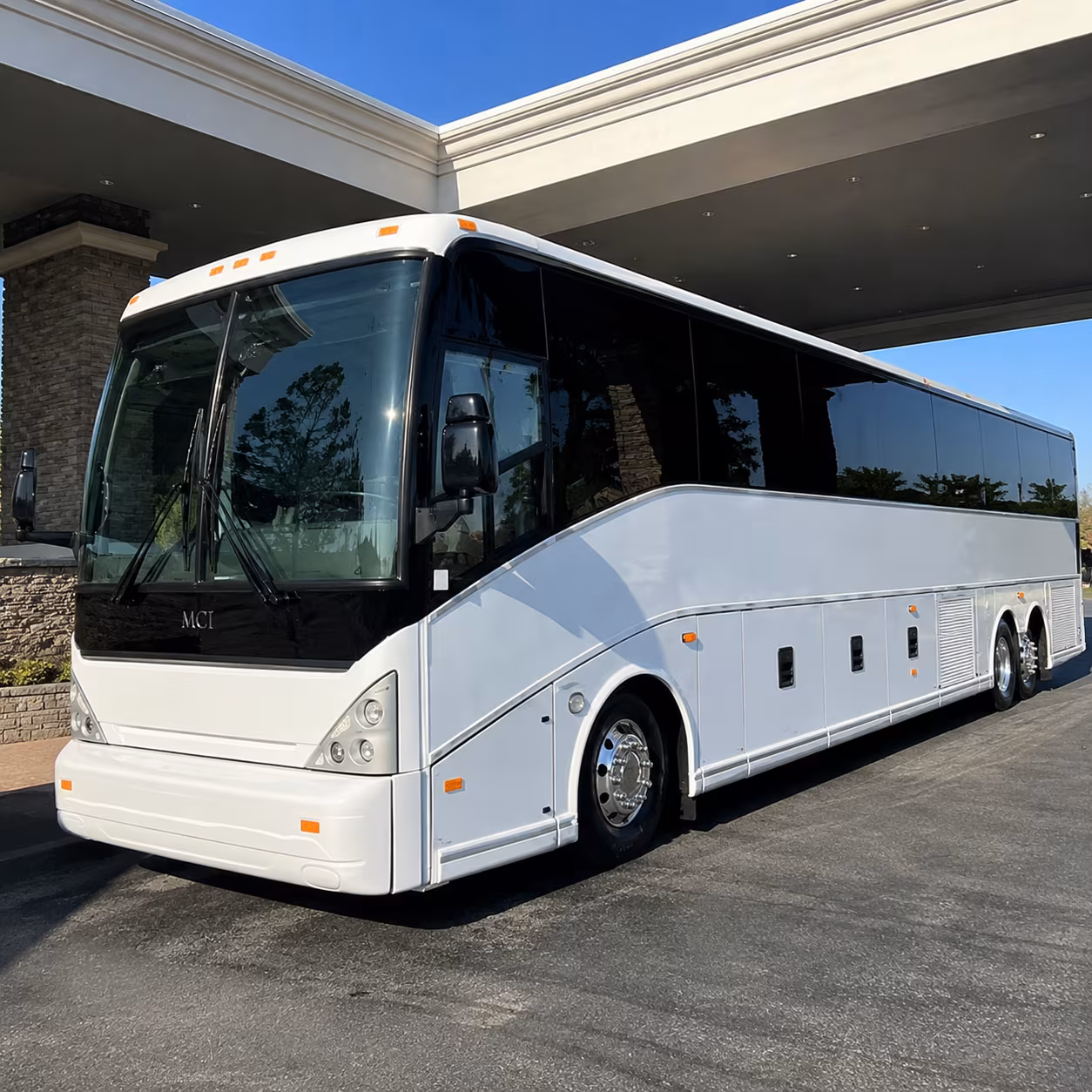 shuttle buses to cleveland hopkins international airport cle