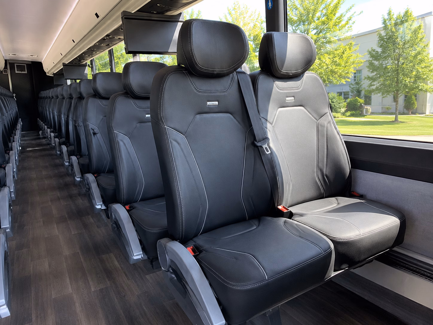 wine tour buses for toledo bachelorette and birthday groups